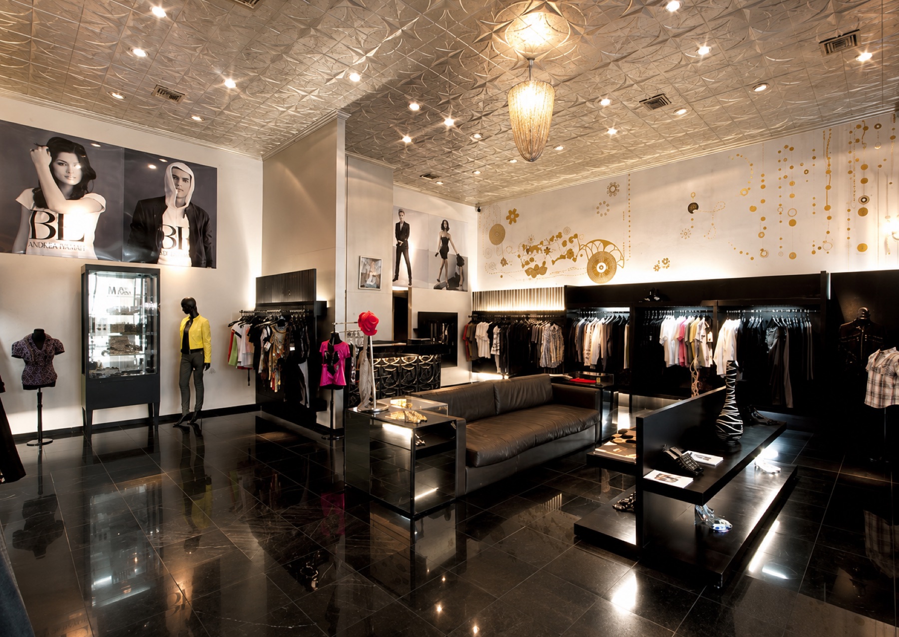 Local comercial Ona Saenz diseñado y fabricado por Fragma